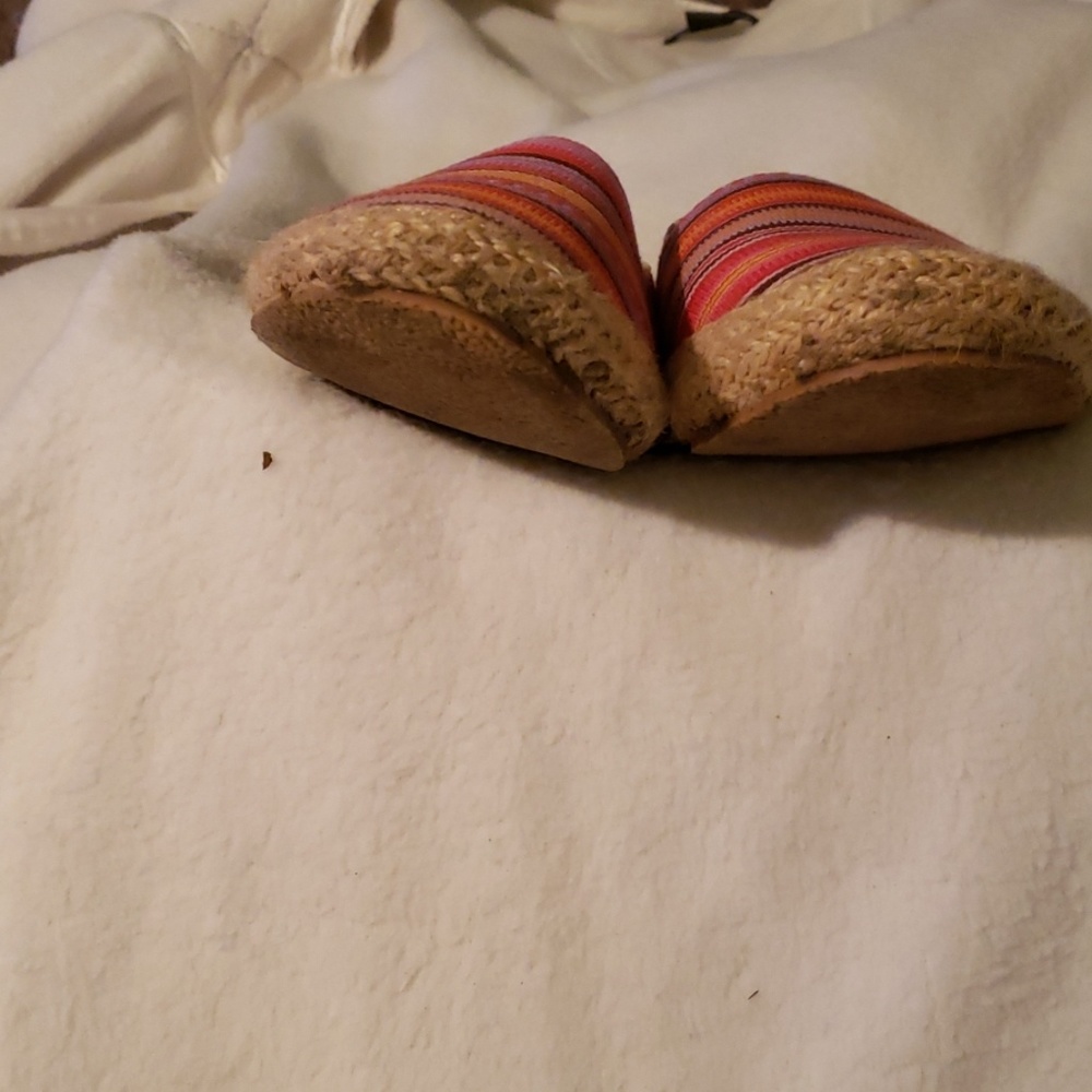 Shoes - Picture 4 of 4
